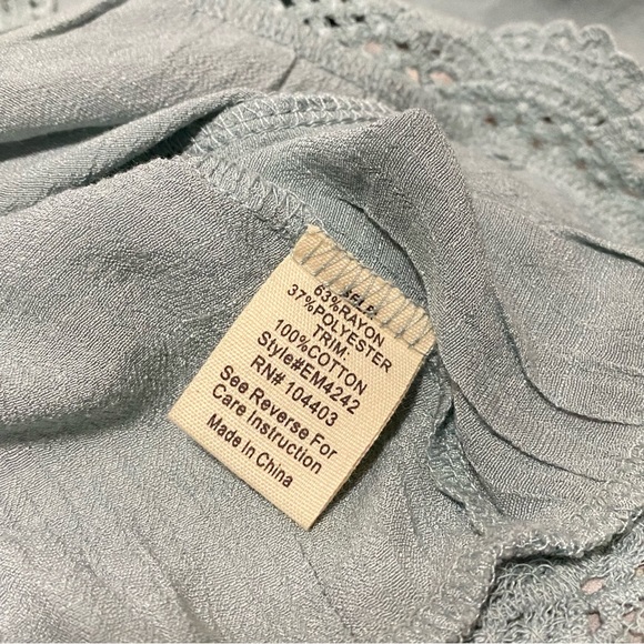 Sweet Wanderer Wmn Light Blue Long Sleeve Lace Ruffle Tie & Button Back Blouse L - Picture 6 of 9